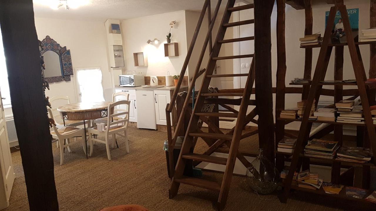 La Belmontaise Bed and Breakfast Beaumont-sur-Sarthe Exteriör bild